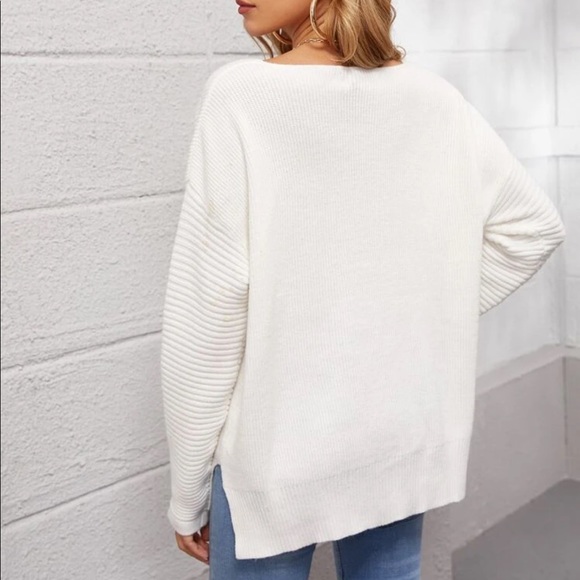 Oversized knit sweater split side white v neck - Picture 2 of 2